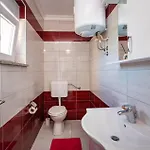 別荘 Three-bedroom In Kruševo