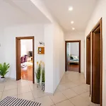 別荘 Three-bedroom In Kruševo
