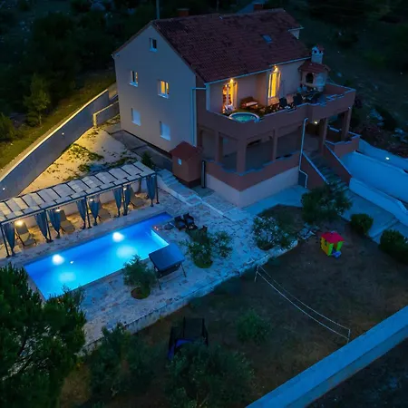 Tatil Evi Three-bedroom In Kruševo
