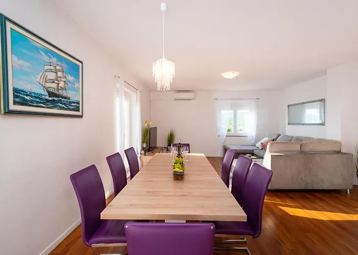 Three-bedroom In 펜션