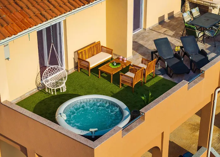 Three-bedroom In Tatil Evi