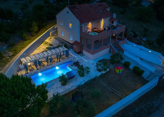 Tatil Evi Three-bedroom In Kruševo