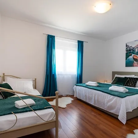 Three-bedroom In Kruševo