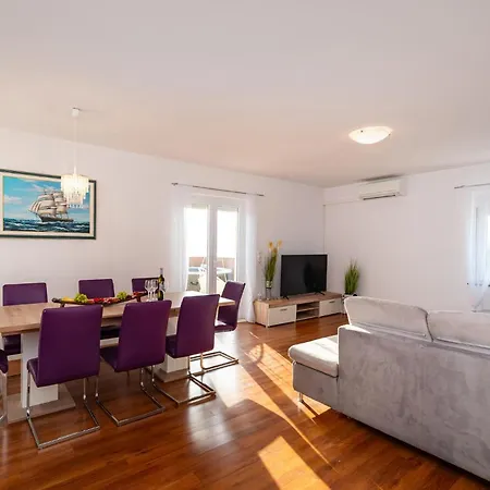 בית נופש Three-bedroom In Kruševo