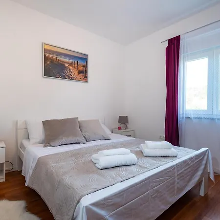 בית נופש Three-bedroom In Kruševo