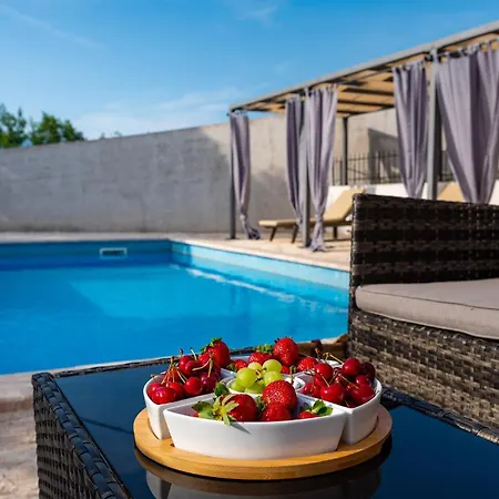 3 Bedroom Amazing In Krusevo (Zadar)
