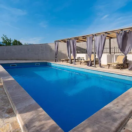 בית נופש Three-bedroom In Kruševo