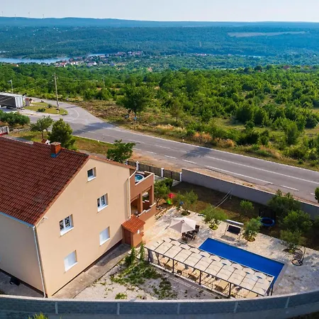 Σπίτι διακοπών Three-bedroom In