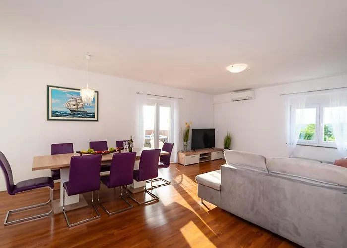בית נופש Three-bedroom In Kruševo
