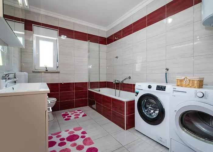 Three-bedroom In Kruševo