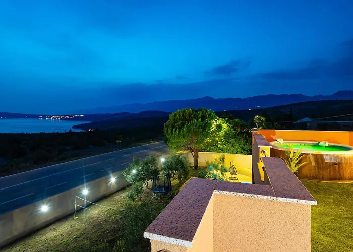 Σπίτι διακοπών Three-bedroom In *